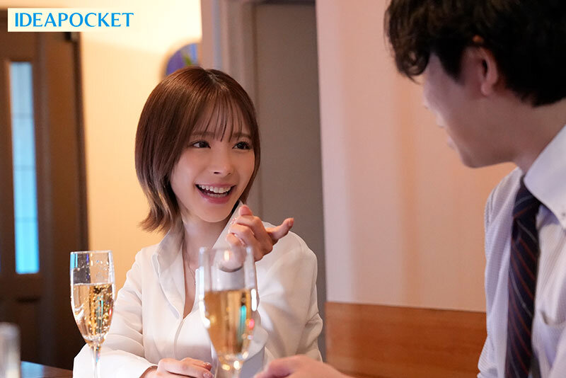 僕が惚れてた社内のアイドル女子社員が、出張先ホテルの部屋飲みでクズ上司達に廻されていた。 桃乃木かな サンプル 1