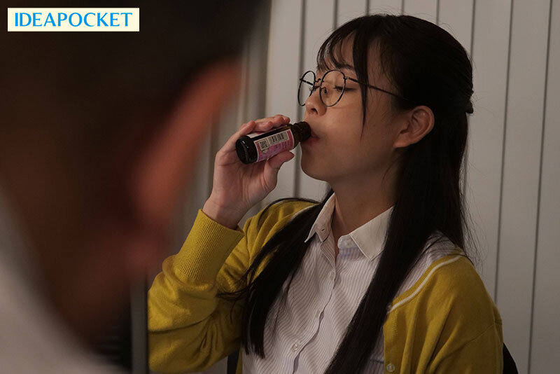 大嫌いな上司に媚薬を飲まされ卑猥下着を着せられ何度もイキまくる巨乳地味メガネOL 入社した会社は変態達の巣窟でした…。 滝川すみれ サンプル 2
