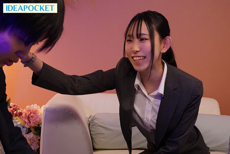 出張先が記録的豪雨で妹みたいな先輩と突然相部屋に… 童貞の僕に悪ふざけ誘惑してくる女上司の意外すぎるスリム巨乳に我慢できず朝まで何度もSEXしまくった 月城りり香 サンプル 2