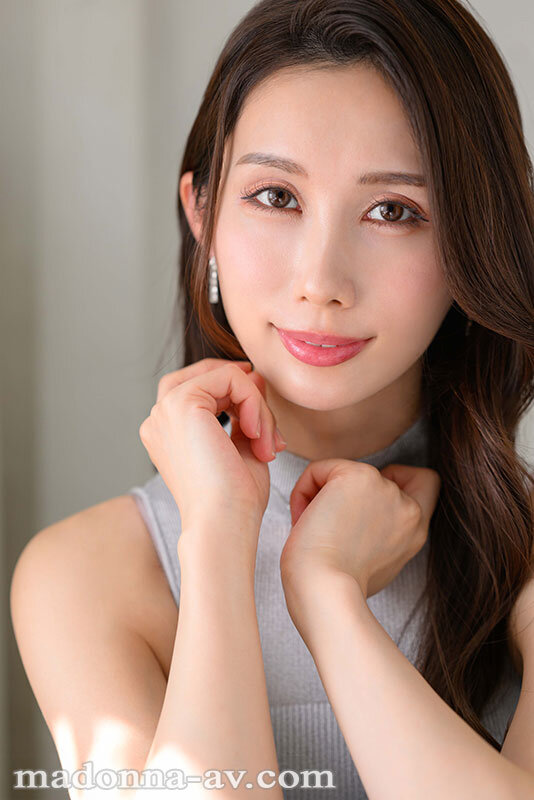 上品…、清楚…、《淫ら》に豹変。 京香栞 38歳 AV DEBUT サンプル 1