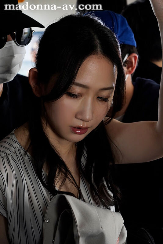 女上司、出張先で恥辱に揺れる中出し電車痴● 水戸かな サンプル 2