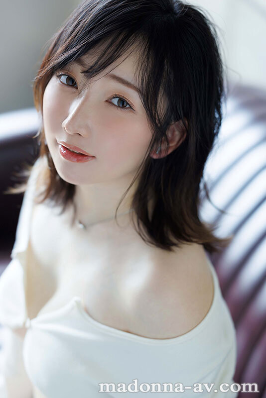 新人 保科希帆 32歳 AV DEBUT 純真な保育士の人妻―。子供のようなあどけなさを’裏切る’強すぎる欲望―。 サンプル 1