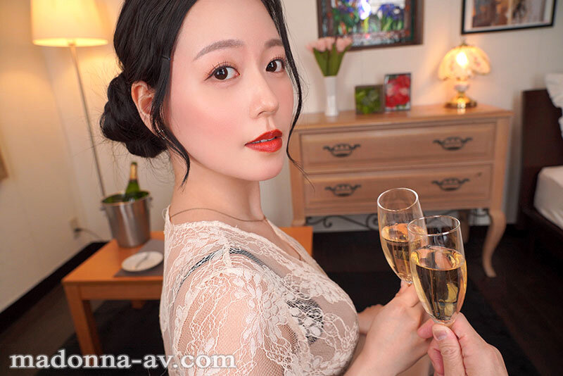 【VR】超高画質8K 初VR岬ひかり「終電、なくなっちゃったみたいですね…。」 結婚式の二次会終わり 新婦の友人・ひかりさんと まさかのワンナイトラブSEX サンプル 4