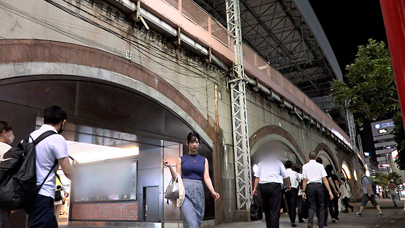 「あなた、許して…。」夫との平凡なSEXでは物足りない美人妻たちが高級なTバックを履いて下半身を恥じ晒す サンプル 2