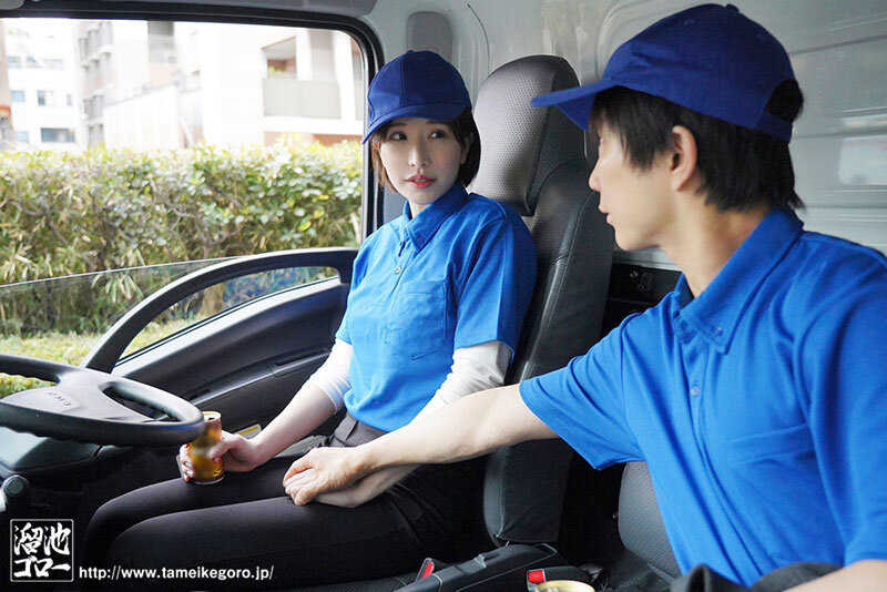 配送会社で働くべっぴんシングルマザーが学生バイトといたるところで濃厚アヘアヘSEX 〈母〉と〈女〉のダブルワークでかなえさんは大忙し！！ 夢実かなえ サンプル 2