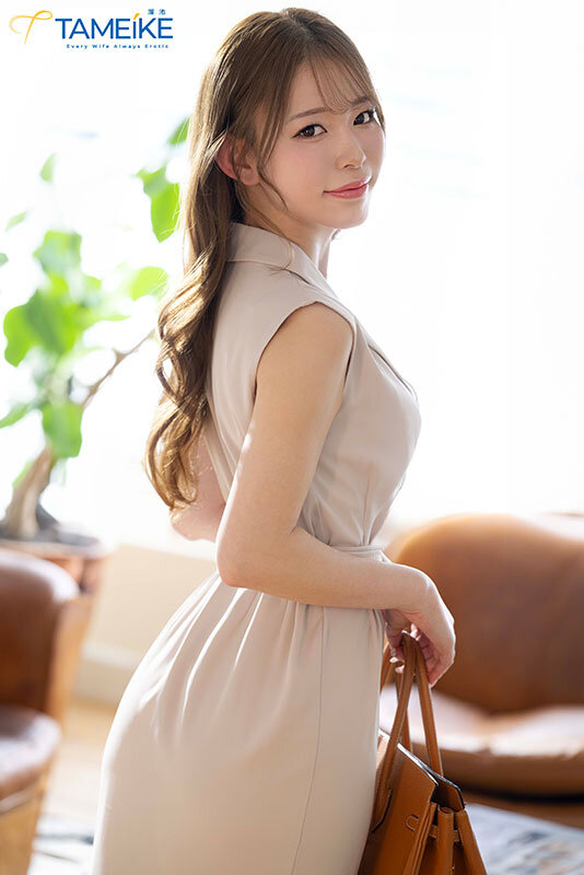 ギャップがすごい人妻・深雪しおり（35歳）AVデビュー 青森で古本屋を営む地味奥さんは、チ○ポが入るとエロ漫画のようにアヘアヘイキまくるむっつりスケベ サンプル 10