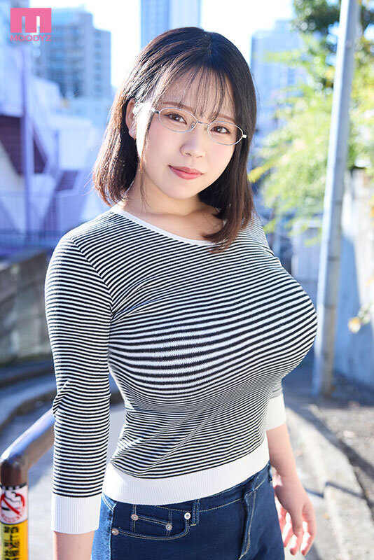 田舎の不動産事務員地味メガネ巨乳デビュー。真面目そうで超絶変態巨チンぶっ込み足ピン噴水失禁アクメ サンプル 1