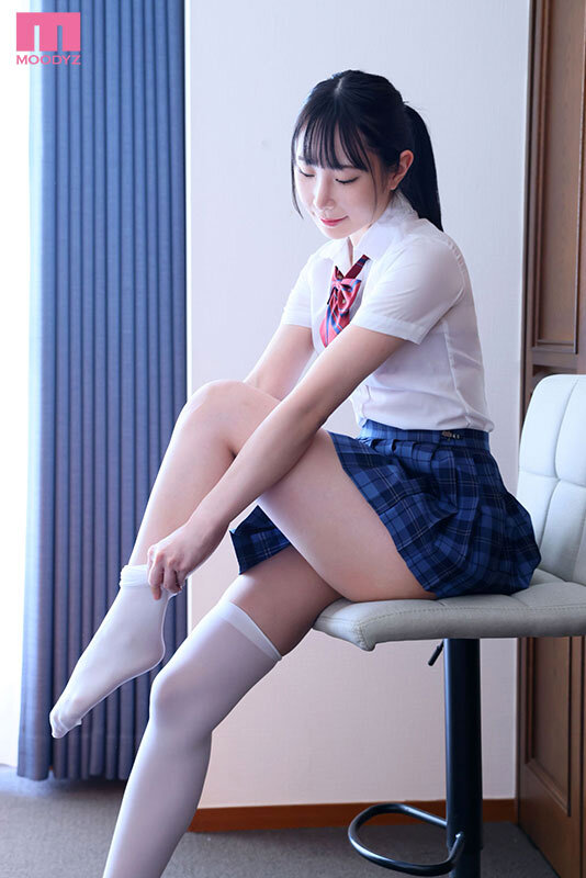 絶対領域×制服×パンチラ、フェティシズム。美脚を汚したい。 サンプル 12