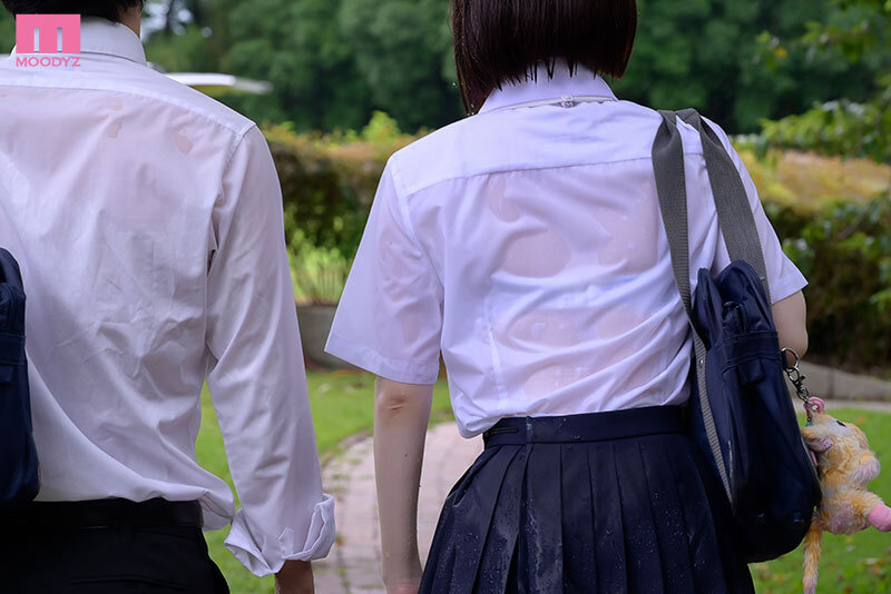 突然の大雨…濡れ透けNTR いつもJ●彼女を送ってさよならする田舎の終着駅で知らない中年オヤジのチ●ポの虜になっているなんて… 水卜さくら サンプル 1