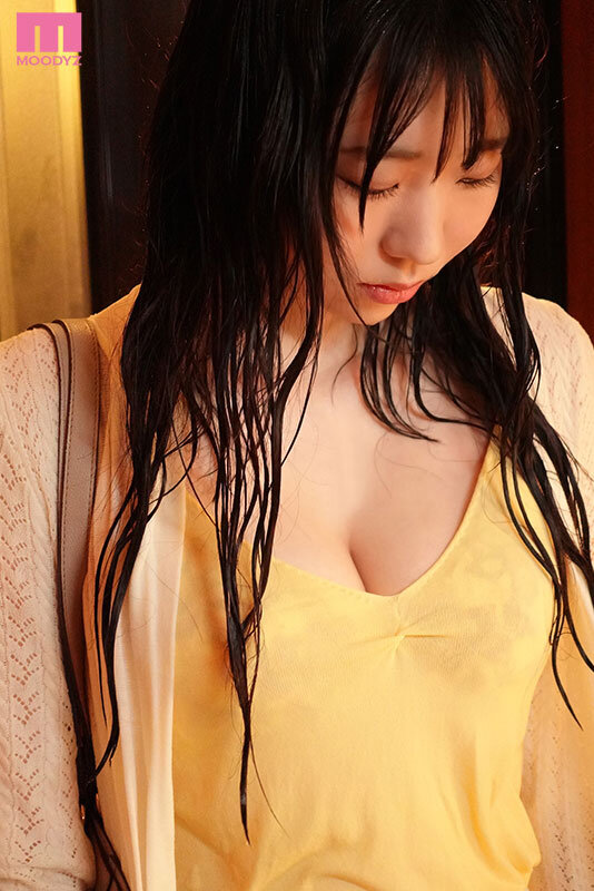 彼女の姉の濡れ‘神乳’誘惑がエロすぎて…。彼女が不在の24時間、一生分の精子出すほどハメまくった…！ 百田光稀 サンプル 1