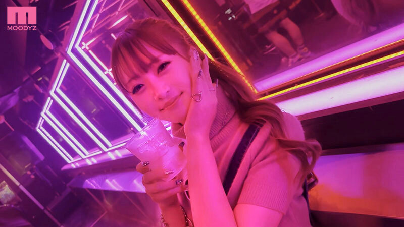 令和の新ギャルスター爆誕！！クラブとチ〇コがLOVE過ぎる博多No1小悪魔ギャル クラブで逆ナン→ノリでAVデビュー 綾波れん サンプル 4