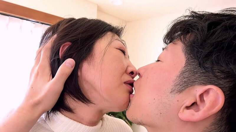 五十路で初撮り AVの男優さんとどうしてもヤリたかった！真性Mの五十路妻がAVデビュー！ 直井瑞稀 サンプル 2