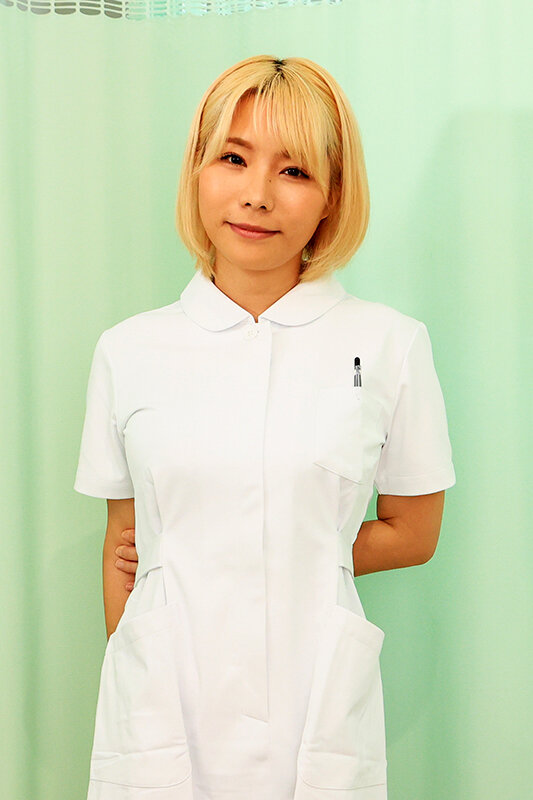 フェラチオしてくると噂の美人看護師 岡本莉里 サンプル 1