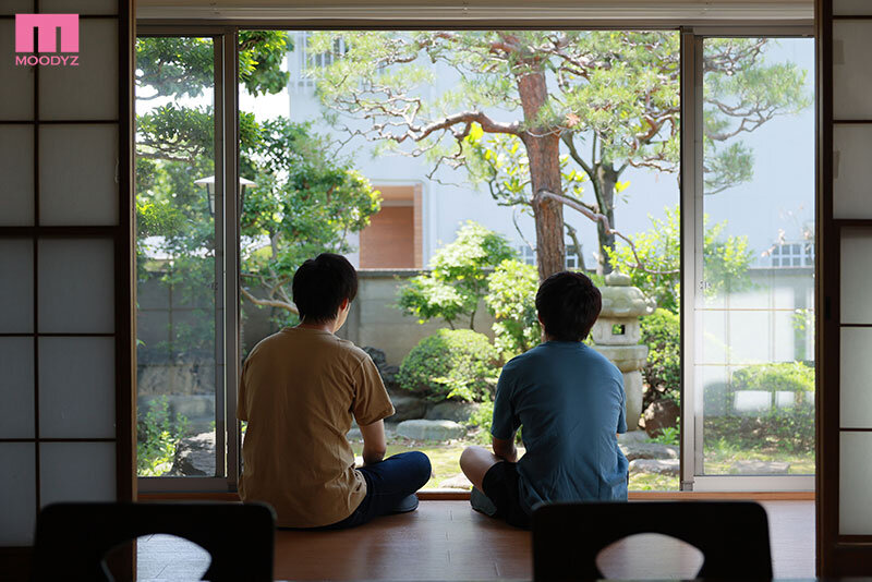 男友達みたいな距離感だった幼馴染と10年ぶりに再会したら… 急成長した巨乳ビッチギャルに筆おろし中出しで15発搾られた僕たち… 春陽モカ サンプル 1