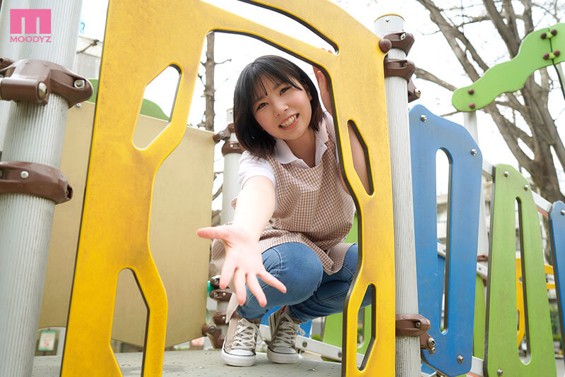 欲求不満な保育士のSEXはエロい。オジサン好きの薄給保育士は、平日もノーブラ乳首ビンビンGカップ。彼氏に内緒で出演。AVデビュー。 南見蒼 サンプル 1