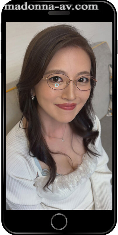 【スマホ推奨】 タテ動画 サクっとヌキたい人専門。 ※こちらは≪MADOOOON！！！！ めがね 「ただ、‘眼鏡’だけかけてと言われて来ました。」≫の本編中にスマホで撮影した映像です―。 木下凛々子 サンプル 2