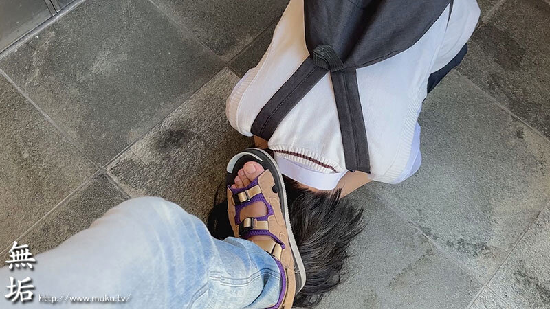 悪徳チケット転売ヤ―に騙され種付けされた無垢な田舎少女 被害者5名 サンプル 3