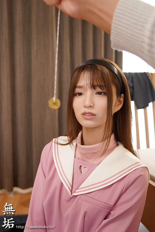 催●によって「先日助けていただいたオナホです」と思い込んでる隣の家のかよちゃん 催●術は実在した！ 隣の家の美少女にオナホになる催●術をかけて口マ〇コとパイパンマ〇コが使い放題やり放題！ 倉本すみれ サンプル 11