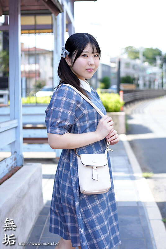 ハードプレイがしたくてAVのドアを叩いた19歳の逸材。 衝撃の初アナルセックスAVデビュー 純粋無垢な美少女が3穴で絶頂するギャップ姦。 湖高湊 サンプル 1