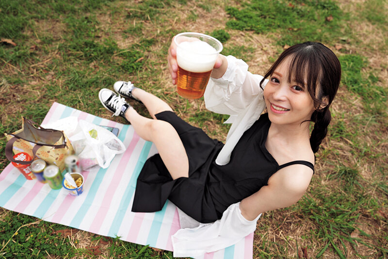 【夢幻調査隊】昼間の公園で一人でお酒を飲んでる女性急増！なぜか顔面偏差値Aランク【検証】話しを聞いてみた結果！みんなめちゃのんべえSEX好き判明！ サンプル 9