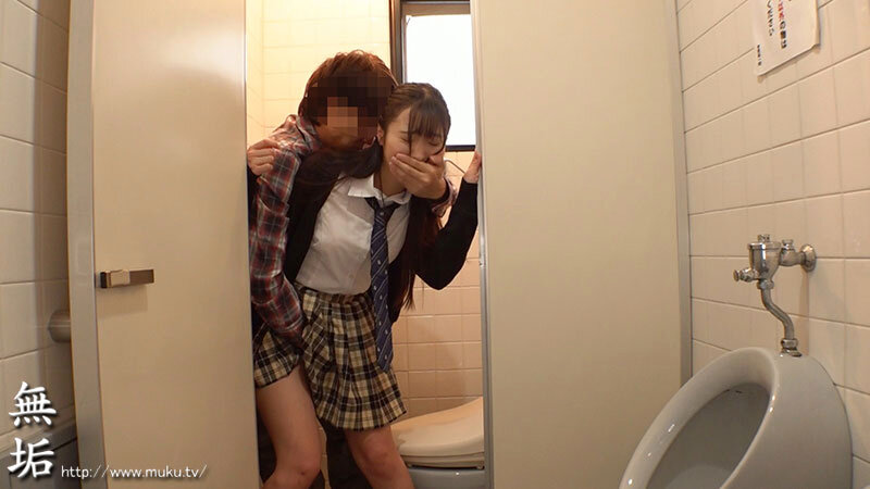 大人のカラダに制服を着せる。 恥じらい制服コスプレで羞恥散歩と燃えまくり性交 花守夏歩 サンプル 11