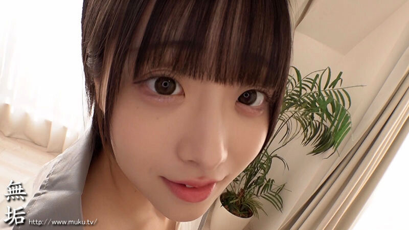 普段は明るくて学校の中心的存在の女の子。 でも本当は… オジサンのおち●ぽに没頭し、イキ喘ぎまくる淫乱な変態少女だということは、クラスの誰もまだ知らない。 サンプル 8