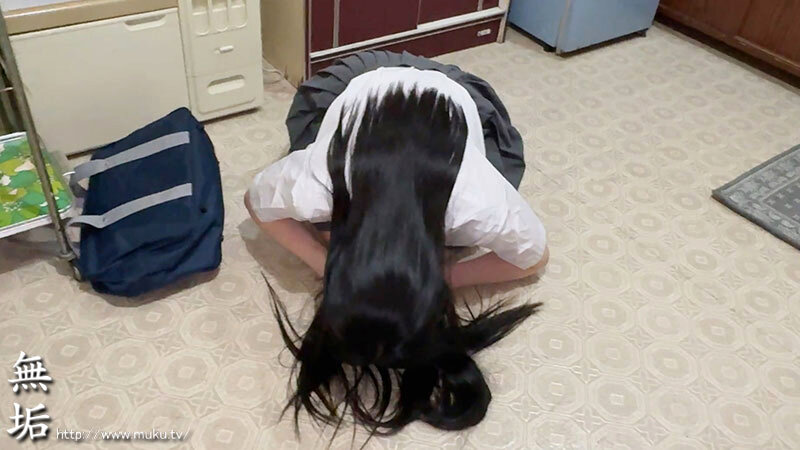 クラスメイトの女子の弱みを握った人生で最も幸福な日。貧乏で、万引きして、犯●れる... 何も持たない不幸少女の悲惨すぎるド底辺搾取レ×プ。 白百合みなみ サンプル 2