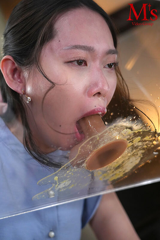 喉射！口射！大量精飲！白目を剥くほど喉奥えぐる喉姦ごっくんイラマチオ 上品なマゾ美人妻の喉奥と膣奥を完膚無きまで嬲って●す串刺しハードFUCK 三池小春 サンプル 3