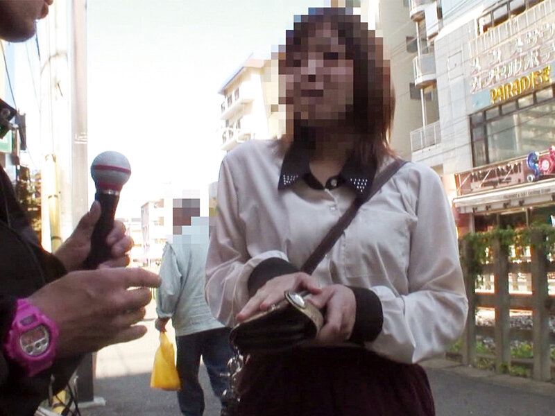 春だから薄着で出掛ける女の子をナンパ！心も身体も開放してエッチなことしませんか？ サンプル 5