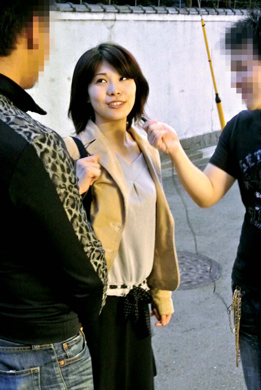 人妻ナンパ昭和生まれの熟妻平成生まれの艶妻夫とのセックスはご無沙汰で欲求不満の奥様に生でチン〇を挿入して濃厚ザーメン中出し発射15人5時間 サンプル 9