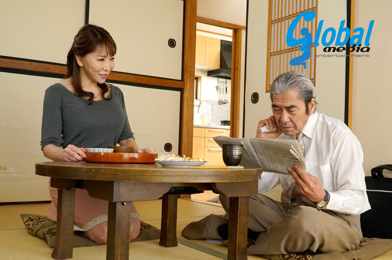 真・異常性交 五十路母と子 其の四拾参 歪んだ愛を受け入れた爆乳美魔女母 沢田麗奈 サンプル 1