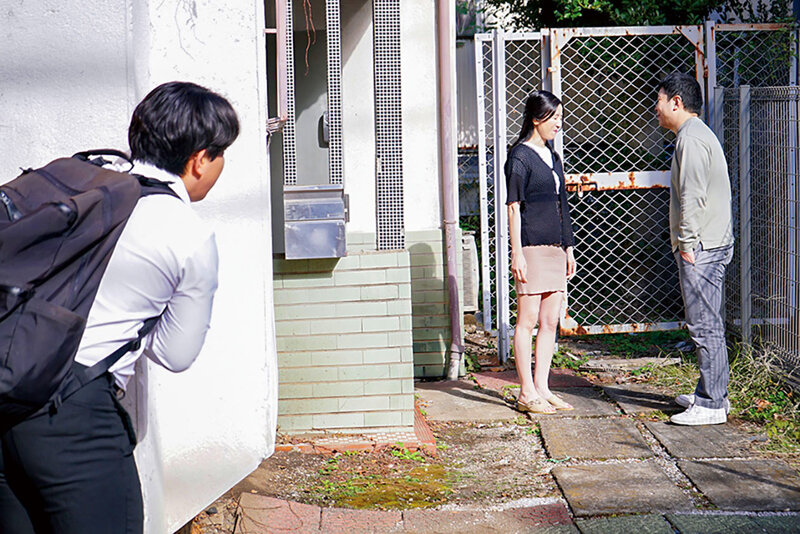 母が体を売っています 息子の学費を稼ぐため優しい母はスケベな男達の言いなりに… 月野ゆりね サンプル 3