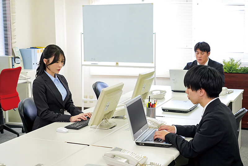 「性」上納された愛妻 取引先のお偉方に身体の隅々までしつこく何度もイジられ挿れられ性接待させられました… 黒島玲衣 サンプル 4