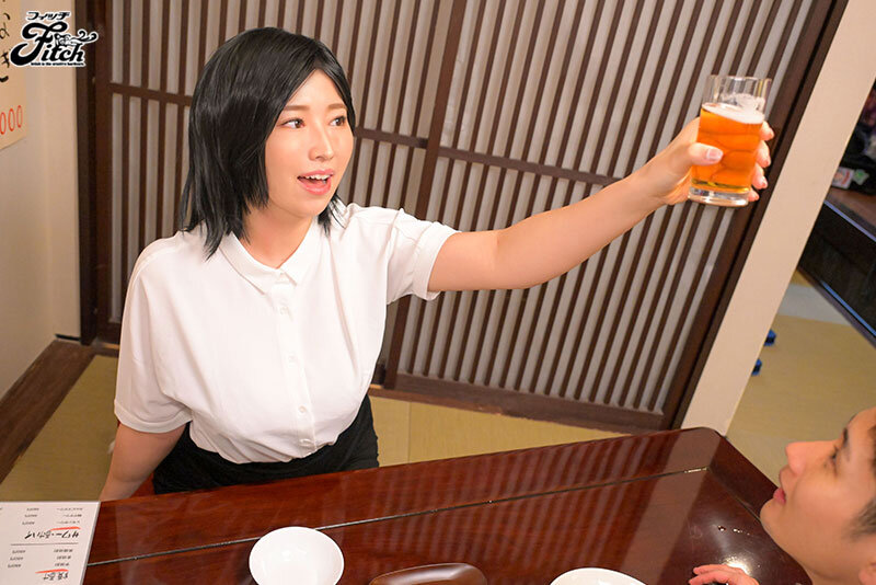 憧れの巨乳女上司とエッチな関係に… 実写版！会社のマドンナとラッキーでヤれた話 松本菜奈実 サンプル 12