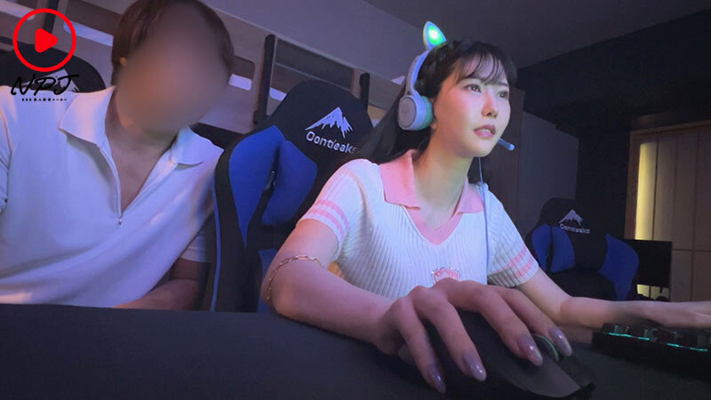 ゲーマーお姉さんの配信に課金しまくってたらオフパコできたよ！！ ミズキさん2〇歳 ゲームとコスプレ大好きな引きこもりお姉さん サンプル 3