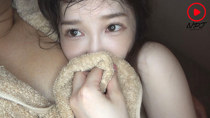 【個撮】 担当ホストに貢ぎたくて、個撮に応募してきた裏垢女子。 「金額次第で何でも…」 撮影始めたら変態娘で理性は薄れSEX没入。 【許可済み販売】 サンプル 10