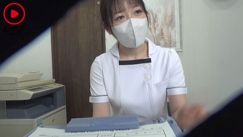 マスク歯科助手を犯したい。白衣の下に潜むムチムチ爆乳Gカップ。彼氏の目の前で…無責任孕ませ中出しFUCK！ るりさん。 サンプル 1
