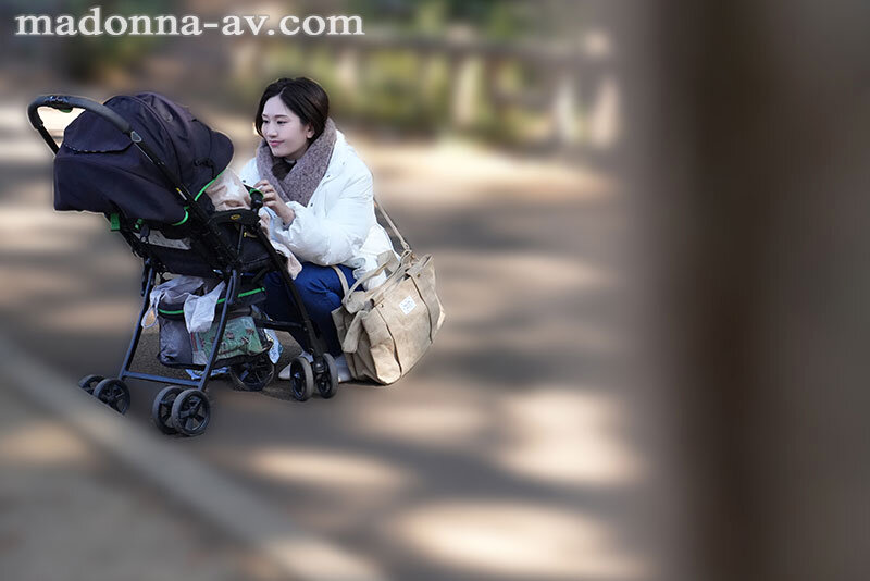 巨乳ママ借金取り立て自宅訪問レ×プ ～夫、息子、ママ友のすぐ傍で…～ 木村玲衣 サンプル 2