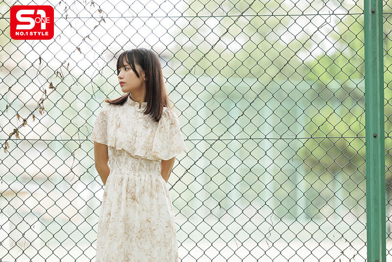 大きな瞳のイマドキ王道美少女がAVデビューして1年が経ちました。 渚あいり 初めてのベスト 12時間 サンプル 1