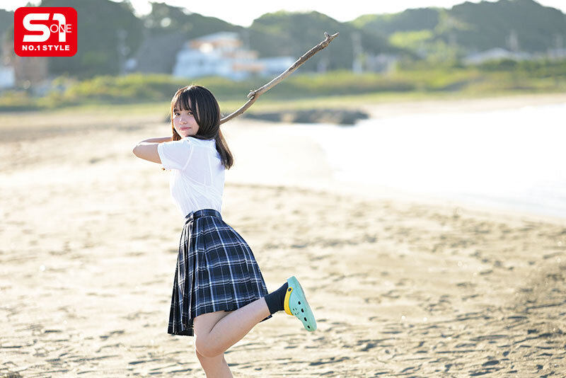 大きな瞳のイマドキ王道美少女がAVデビューして1年が経ちました。 渚あいり 初めてのベスト 12時間 サンプル 10