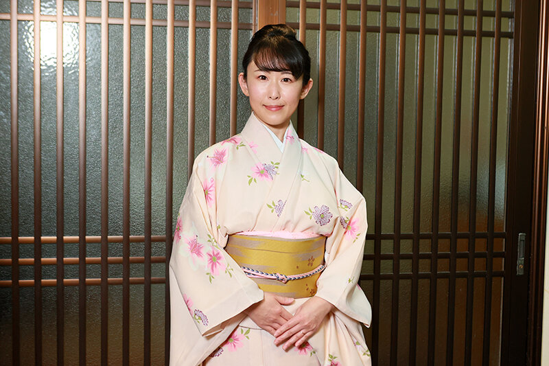 某温泉旅館には男性客を逆夜●いする美人若女将が実在した サンプル 12
