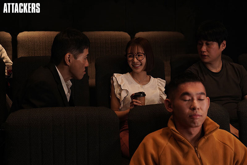 媚薬痴●映画館 栗山莉緒 サンプル 6