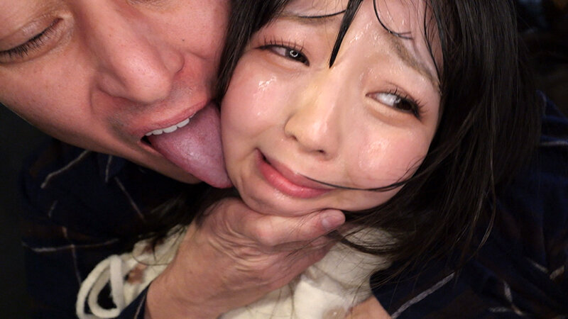 顔面白濁レ●プ 顔さえ触れることの出来なかったパパ活女子の秘密を知り、今では顔面に精子を塗りたくっています。 泉りおん サンプル 3