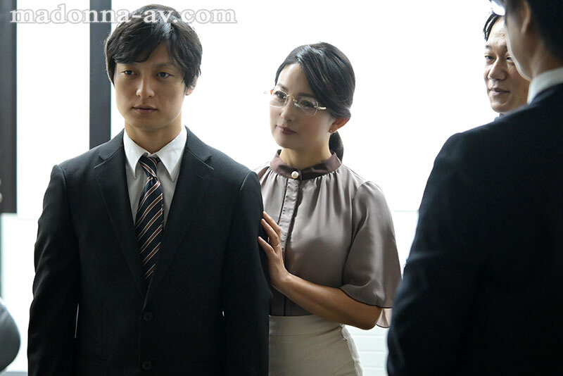 社長夫人、新卒社員を連れ回す私欲の中出し出張旅行 一色桃子 サンプル 1