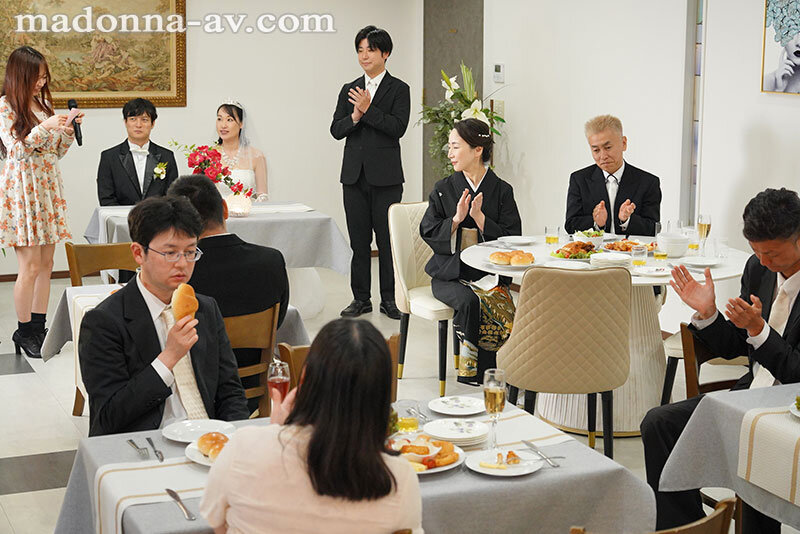 娘の幸せを見届けながら…。披露宴で娘婿に犯●れた母 瀬尾礼子 サンプル 1