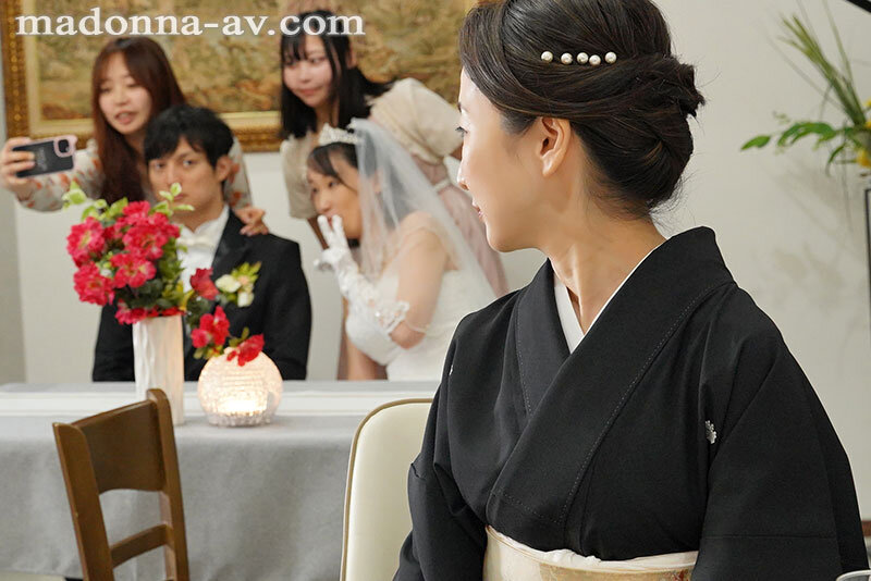 娘の幸せを見届けながら…。披露宴で娘婿に犯●れた母 瀬尾礼子 サンプル 2