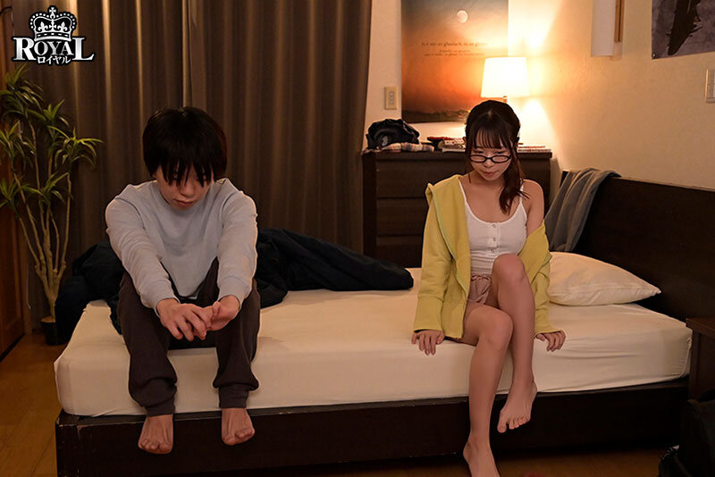 僕の姉は地味で控えめですが、眼鏡を外すと、絶世の美女で我慢できず迫ったら素股からの生挿入で初中出しをさせてくれました。 天羽りりか サンプル 7