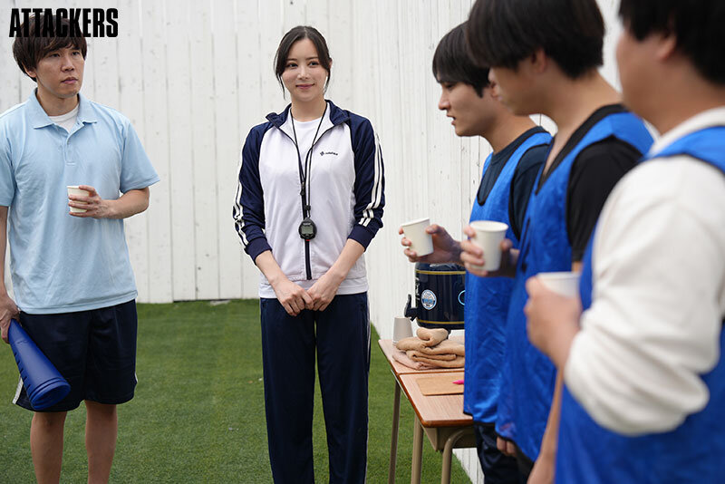 夏の合宿期間中、絶倫生徒の性処理係をさせられた白峰先生 白峰ミウ サンプル 7