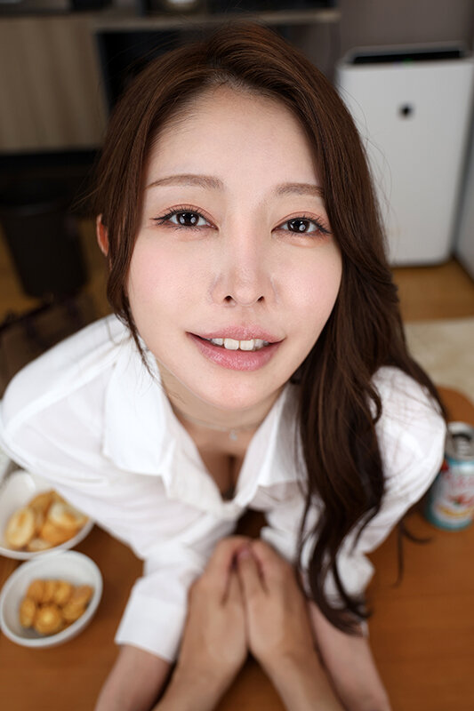 【VR】ボクのバイト先にいる美人妻は欲求不満。事あるごとに家を訪ねてきては舌をベロベロと絡みつかせ、濃密に求め合う唾液まみれのベロキス不倫 森日向子 サンプル 5