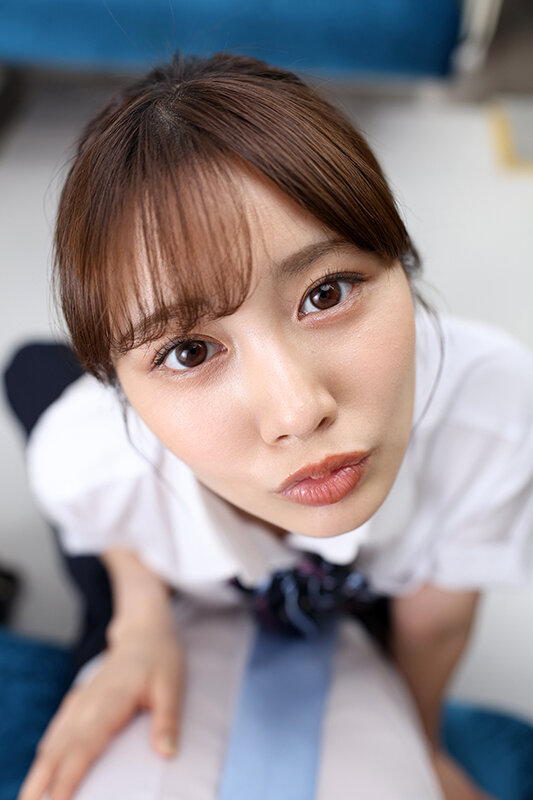 【VR】パンチラ逆痴● ボクの目の前で誘惑してきたJKに電車の中でこっそり痴女られイカされて… 鳳みゆ サンプル 5